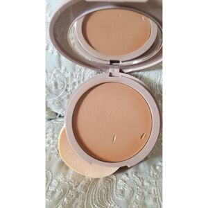 The Original No Makeup Makeup® Foundation in Medium No original sponge